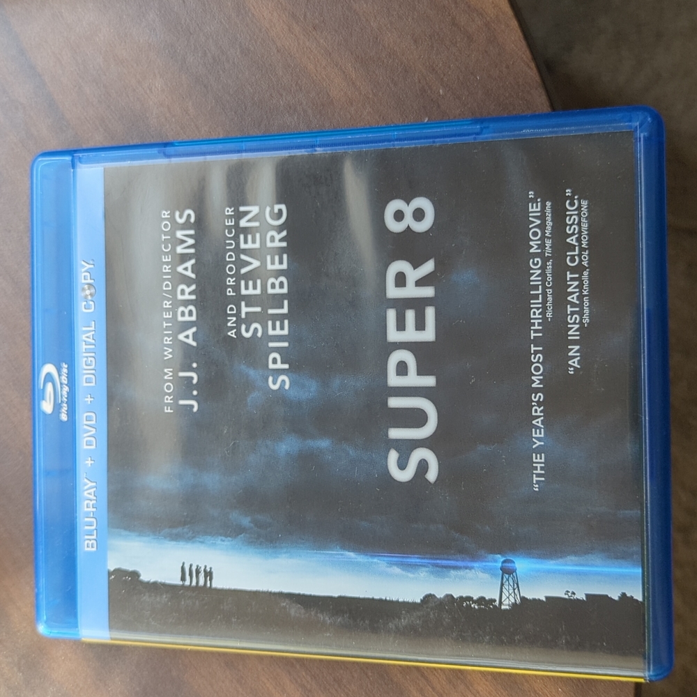 Super 8 Blu-ray